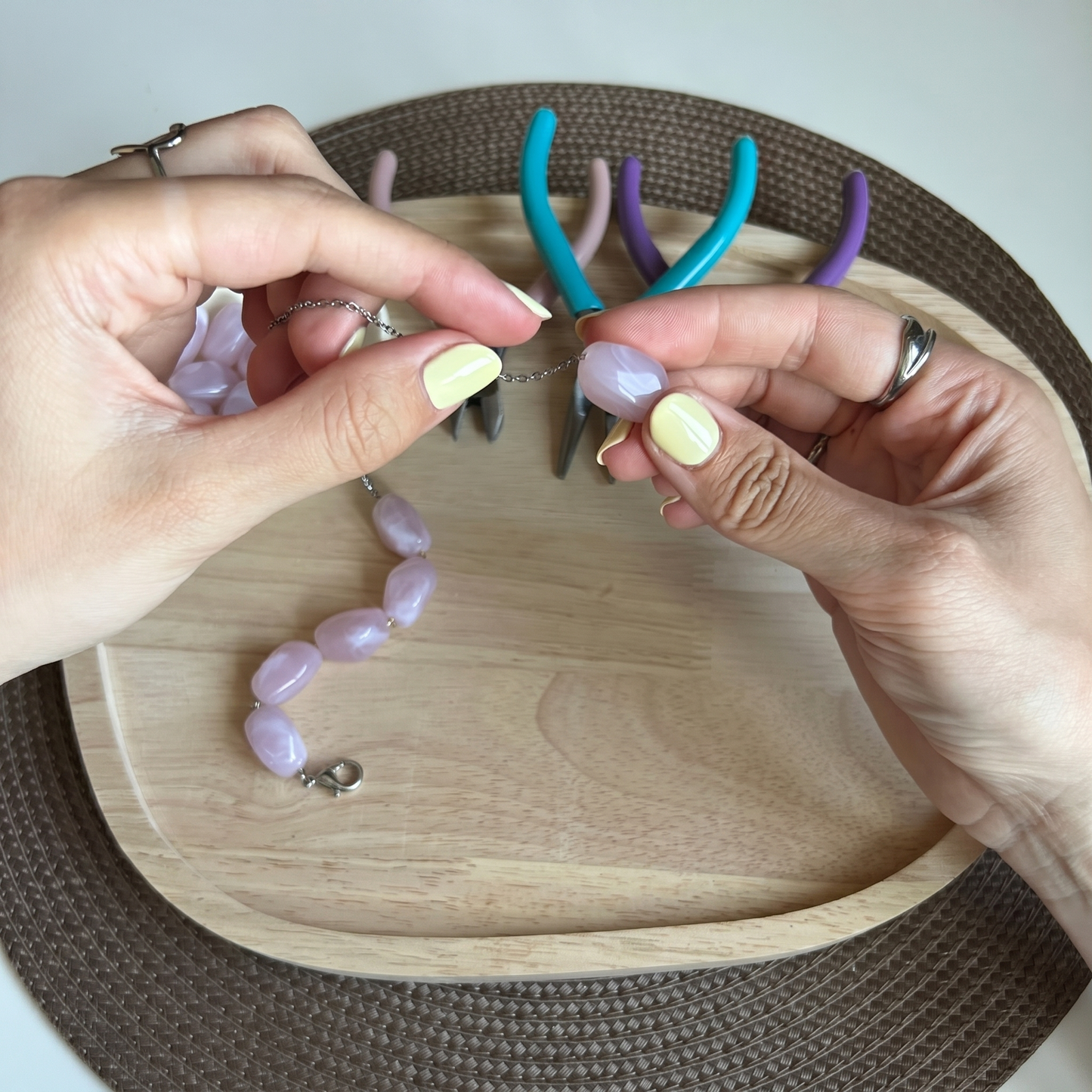 Telefoonkoord Kit - Acryl kralen met zilveren chain